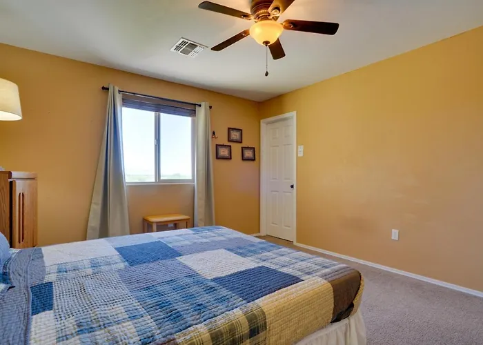 9 Mi To Park: Getaway W/ Game Holiday home